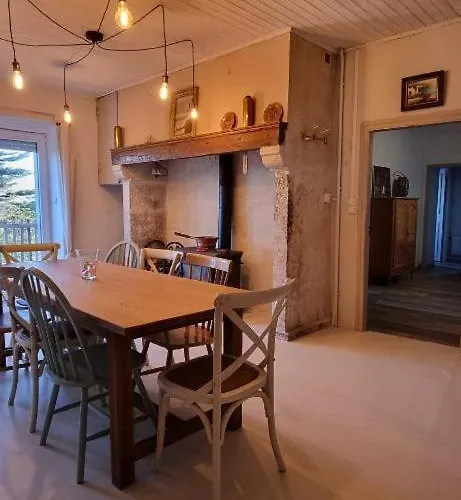 Avec Piscine Vue Sur Montcuq 펜션 *