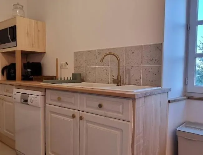 Avec Piscine Vue Sur Montcuq 펜션 *