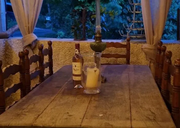 Avec Piscine Vue Sur Montcuq 펜션 *