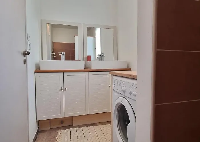 Avec Piscine Vue Sur Montcuq 펜션